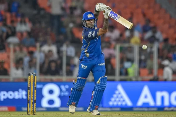 Suryakumar Yadav batting for Mumbai Indians during an IPL match as part of his IPL salary journey.